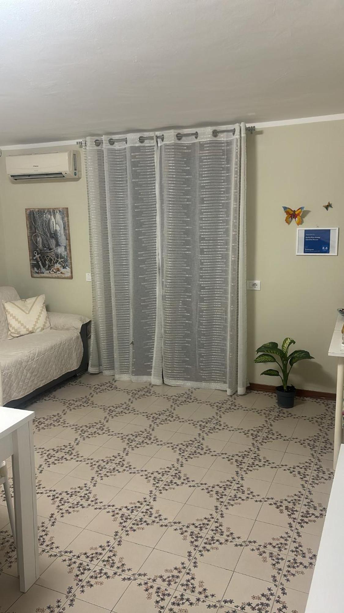 Appartamento Giardini Naxos Butterflies Home Schiso Luaran gambar